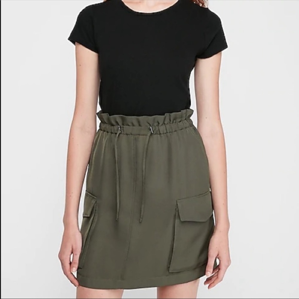 Express camo green cargo skirt